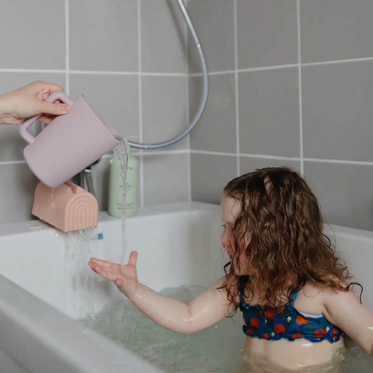 Spout Cover Shifting Sand